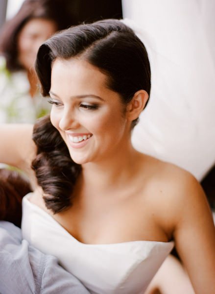 Tips To Choose The Right Hairstyle For Your Wedding Dress Tips To Choose The Right Hairstyle For Your Wedding Dress