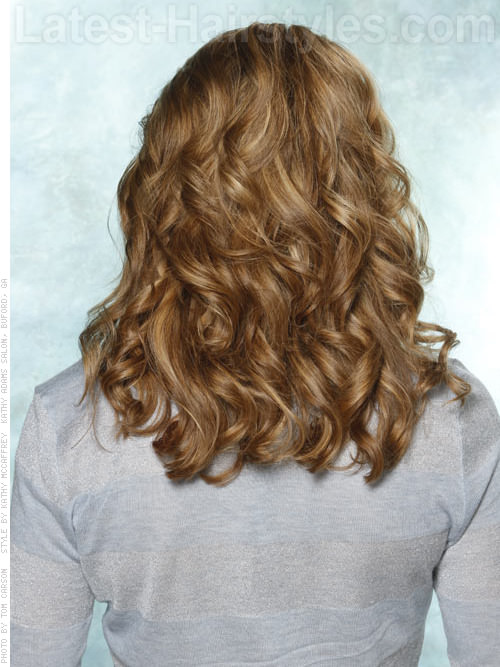 Pretty Popular Medium Hairstyle for Teens Back View