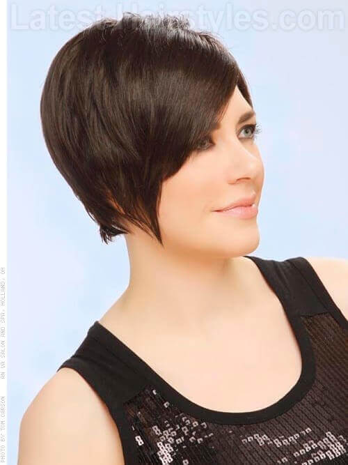 Sleek and Straight Short Hairstyle