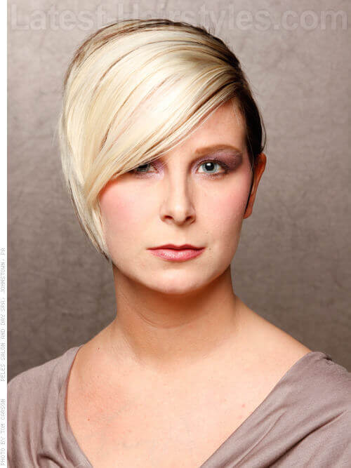 Short Hairstyle with Chunky Highlights
