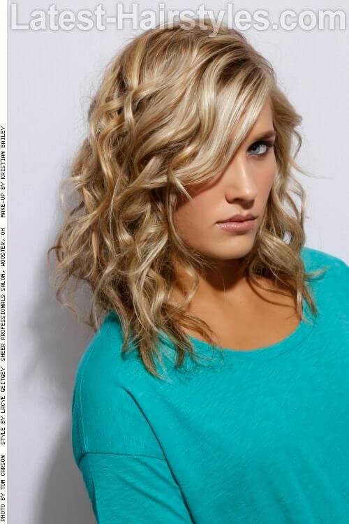 Medium Hairstyle with Beachy Waves Side