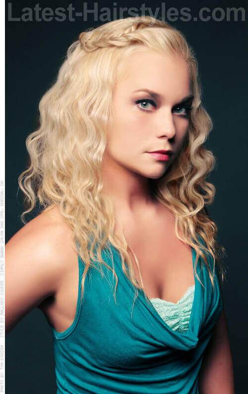 Long Blonde Hairstyle with Curls