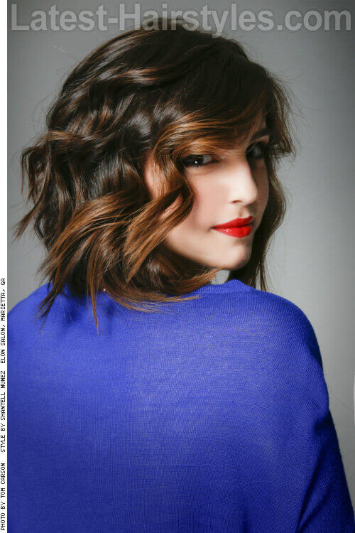 Short Hairstyle with Volume and Waves Side