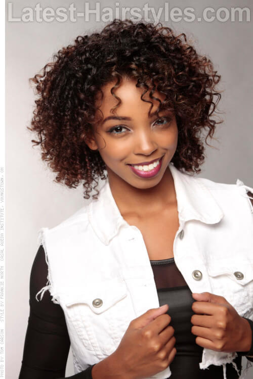 15 Curly Hairstyles For Summer Zest Up Your Look