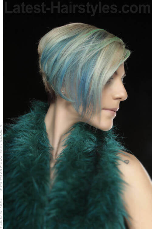 Blonde Bob with Aqua Highlights SIde