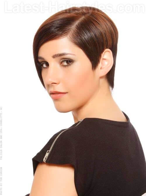 Short Asymetric Haircut with Geometric Lines