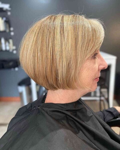 Discover Easy To Style Graduated Bobs For Older Women With Stylish