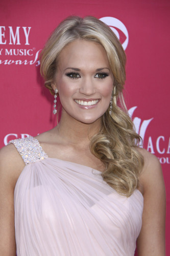 Carrie Underwood Hairstyles: 11 Best Carrie Underwood’s Styles Ever