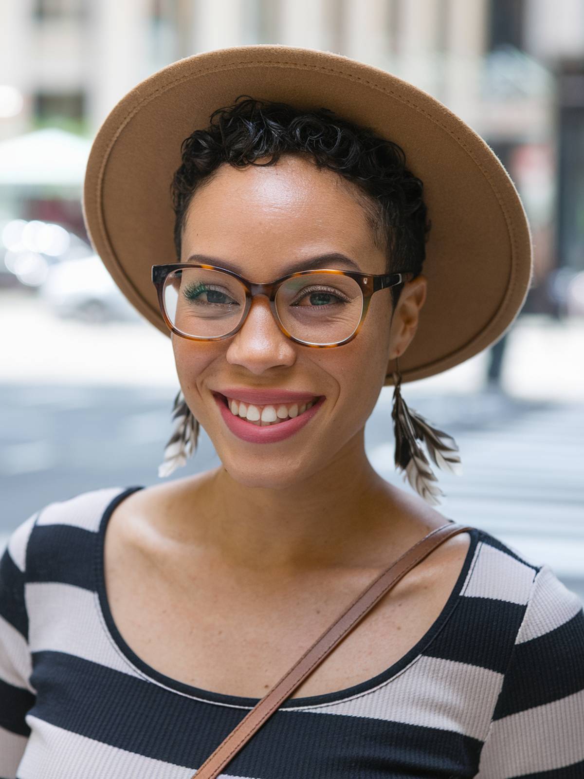 Short curly hair with felt hat