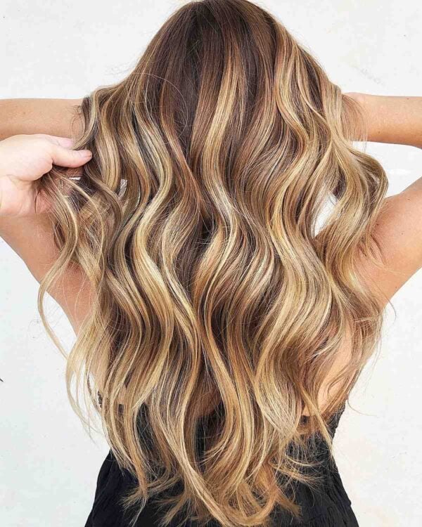 30 Stunning Examples of Caramel Balayage Highlights for 2024