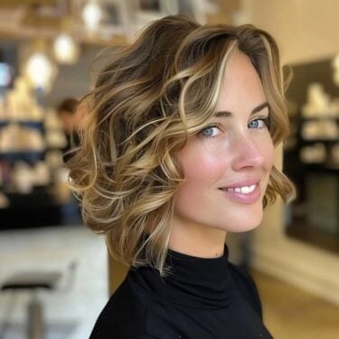 42 Flattering Short Hairstyles for Long Faces in 2024