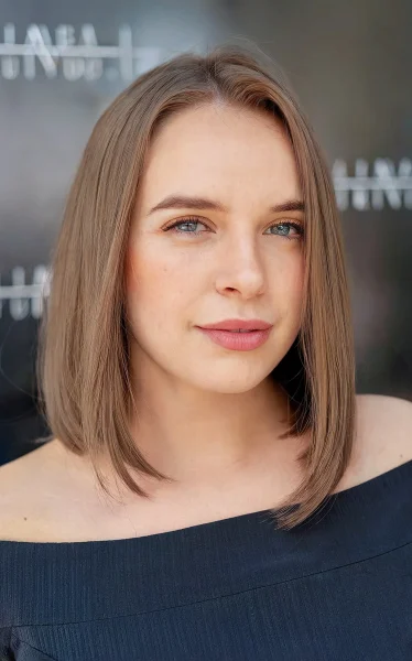 An Asymmetrical blunt long bob