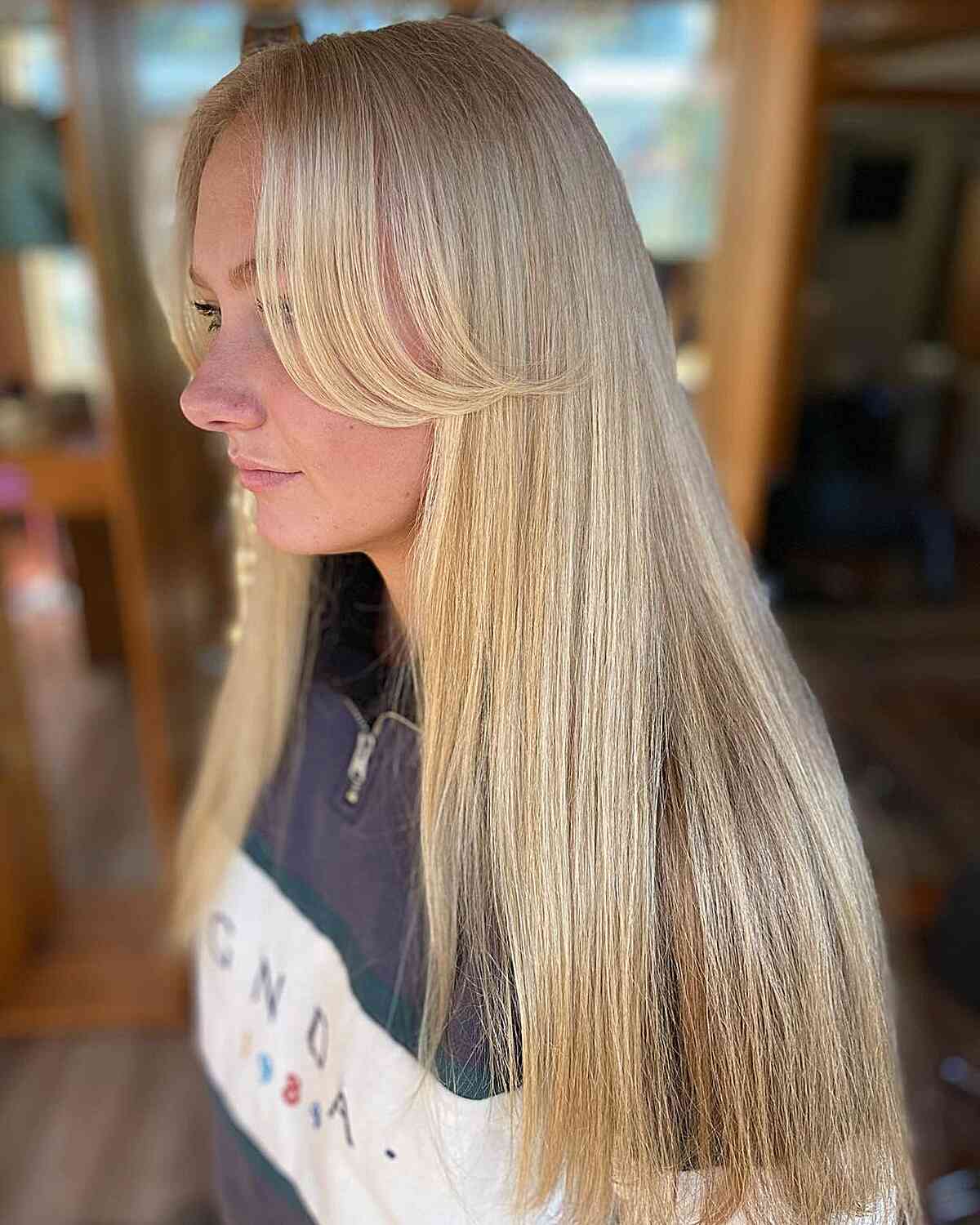 Bangin Long Blonde Hair with Side Bangs