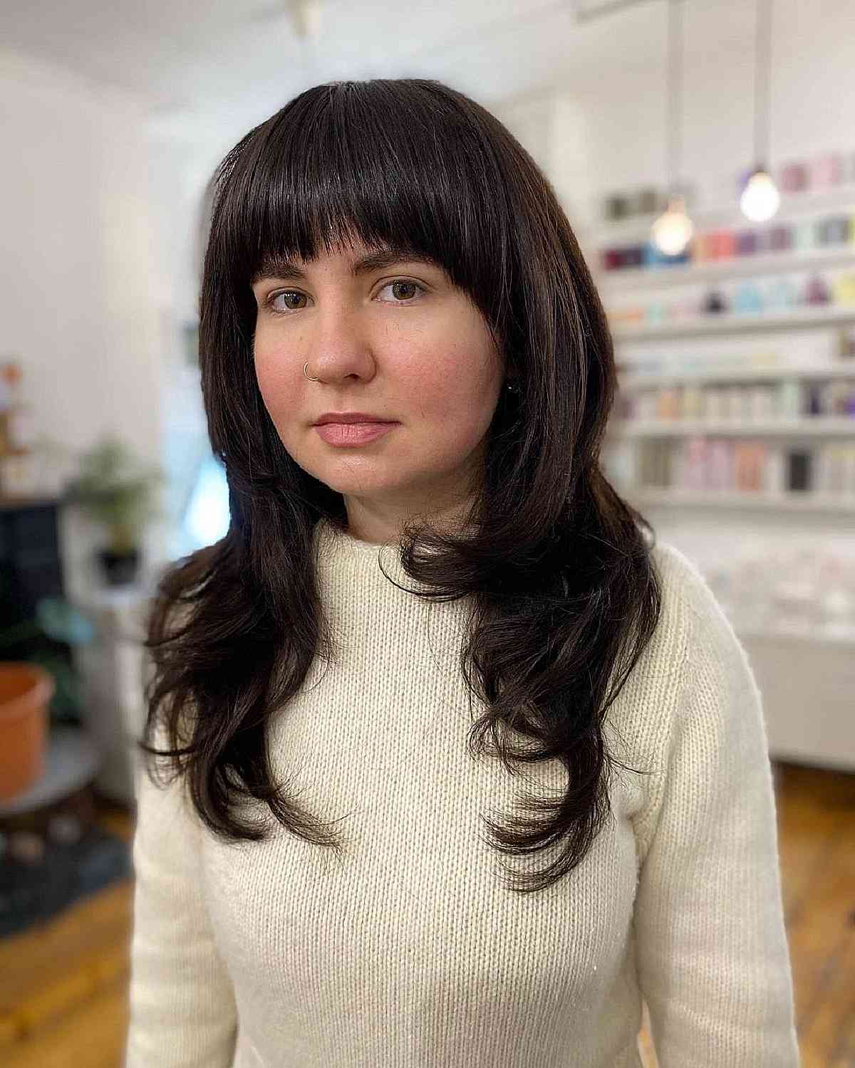 Best Bangs for Round Faces: Heavy Bangs