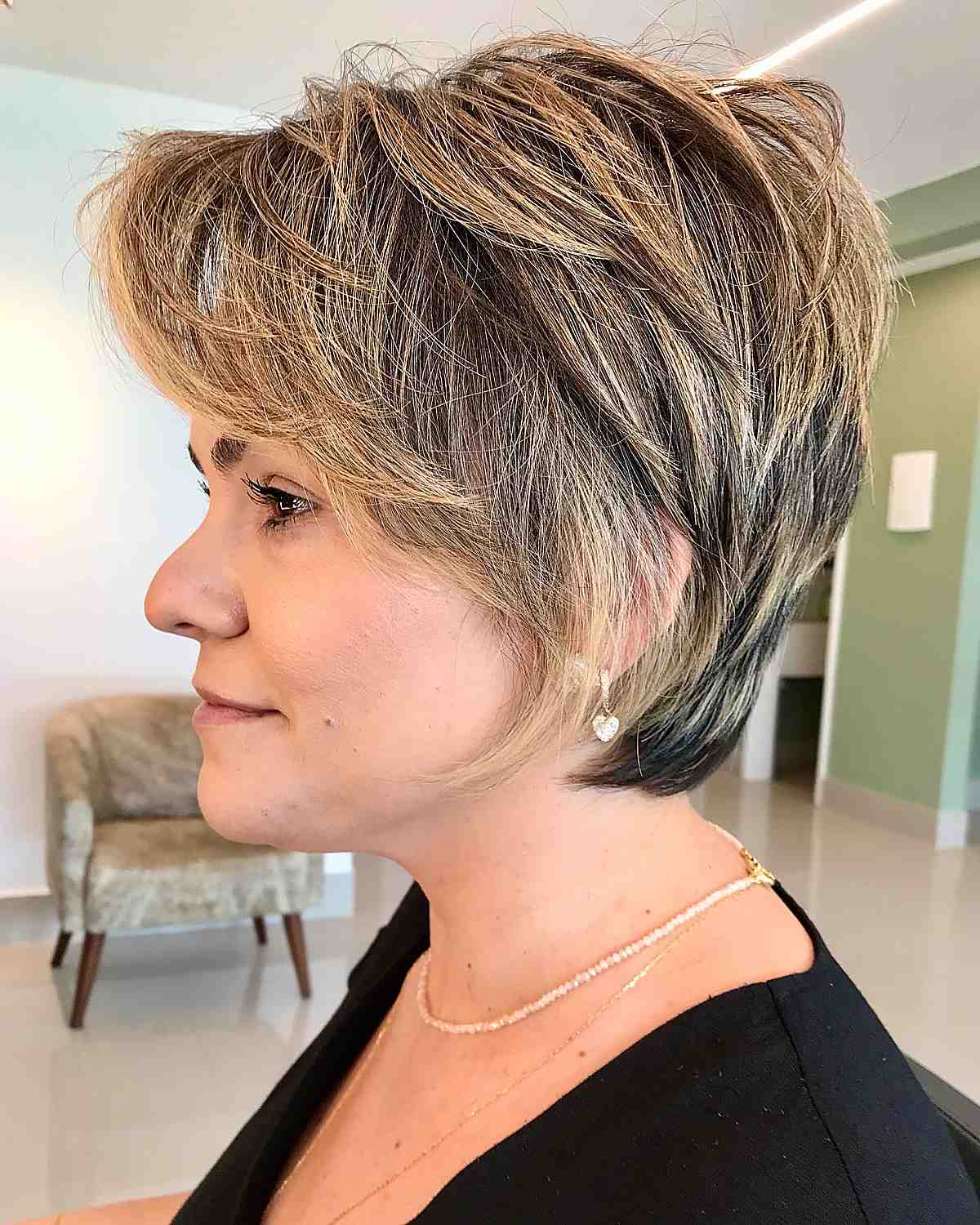 bixie hairstyle with highlights for older ladies