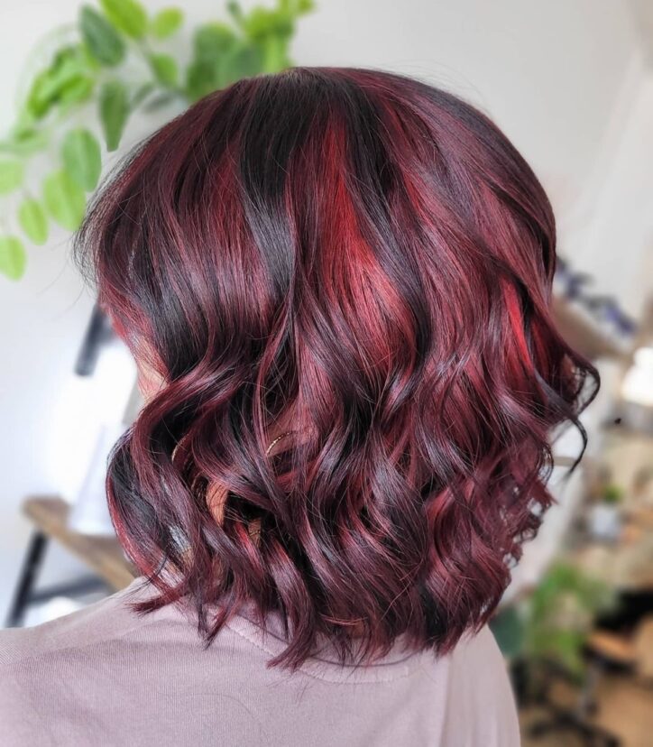 29 Trendy Ways to Pair Red Hair with Highlights (Photos)