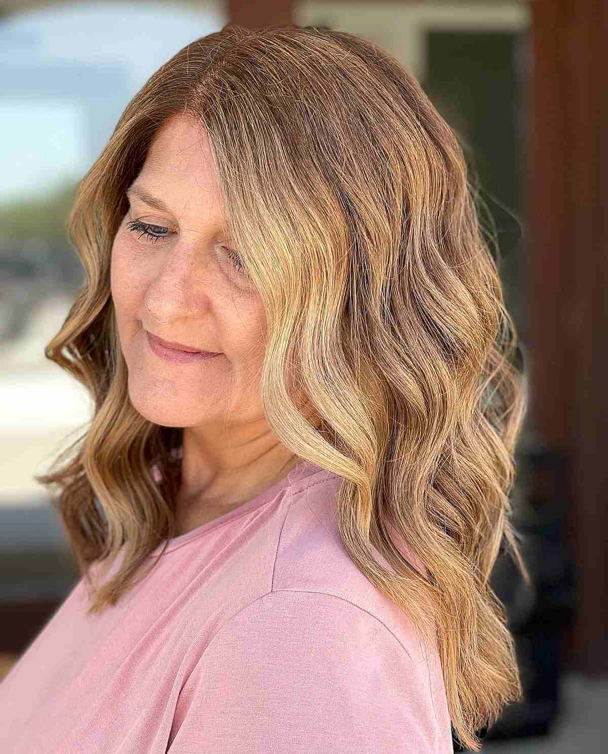 Blonde Balayage Mid-Length Hair for Women Over Fifty 