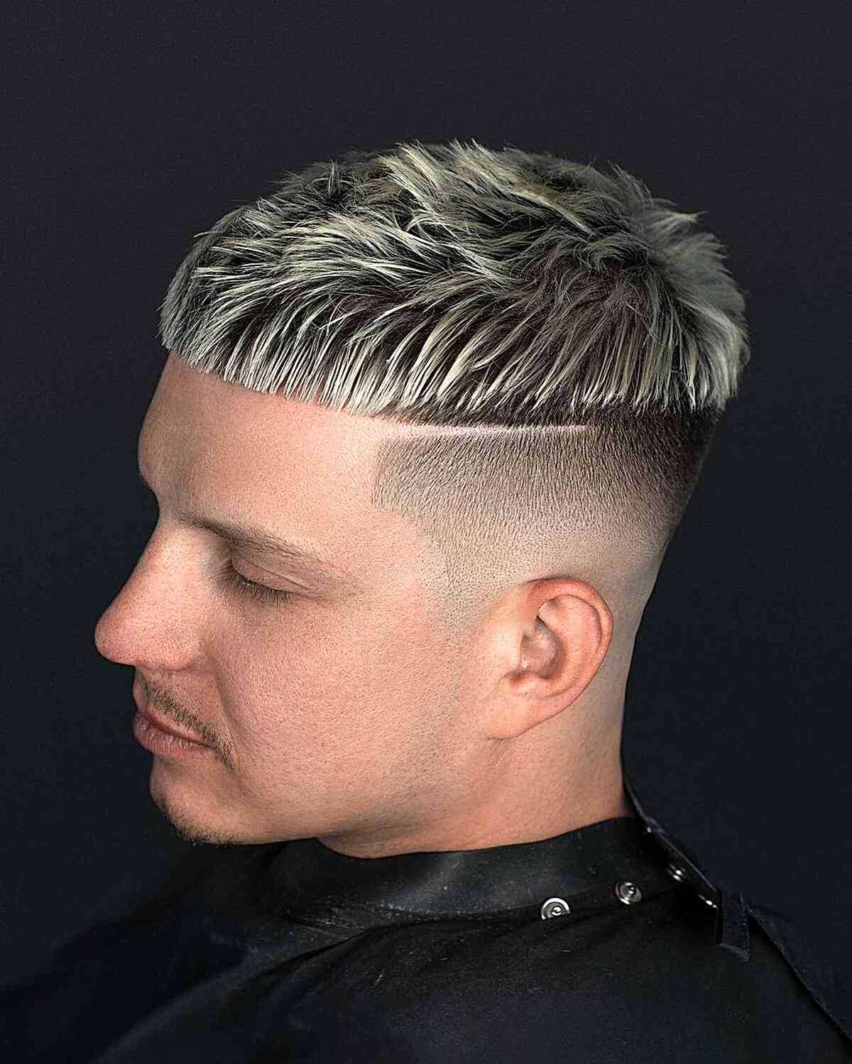 Blonde Highlights with a Sharp Line Design for Men with Thick Hair