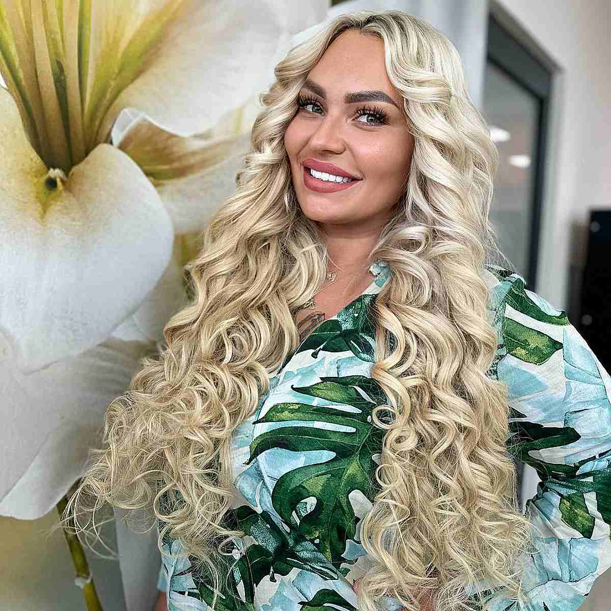 Blonde Long Curly Hair for Heart Faces