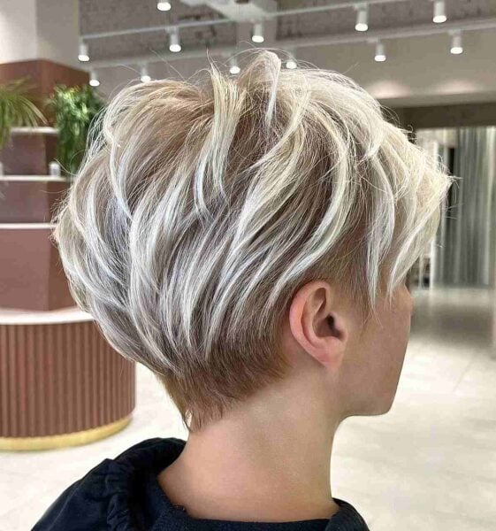 46 Eye-Catching Blonde Pixie Cut Ideas to Show Your Stylist