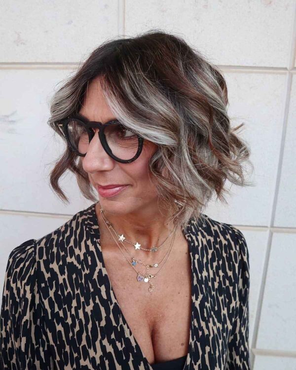 Top 32 Layered Bob Haircuts (2021 Pictures)