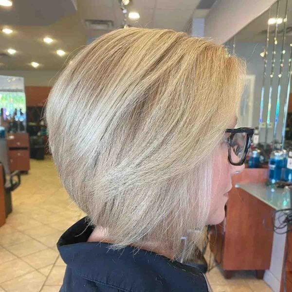 Top 60 Layered Bob Haircuts (2022 Pictures)