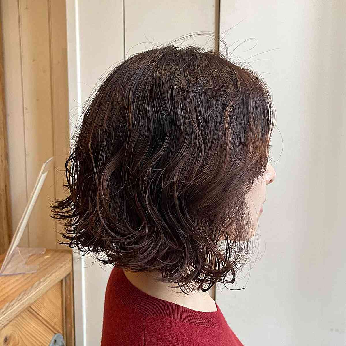 Short-Length Body Permed Loose Waves with Subtle Layers