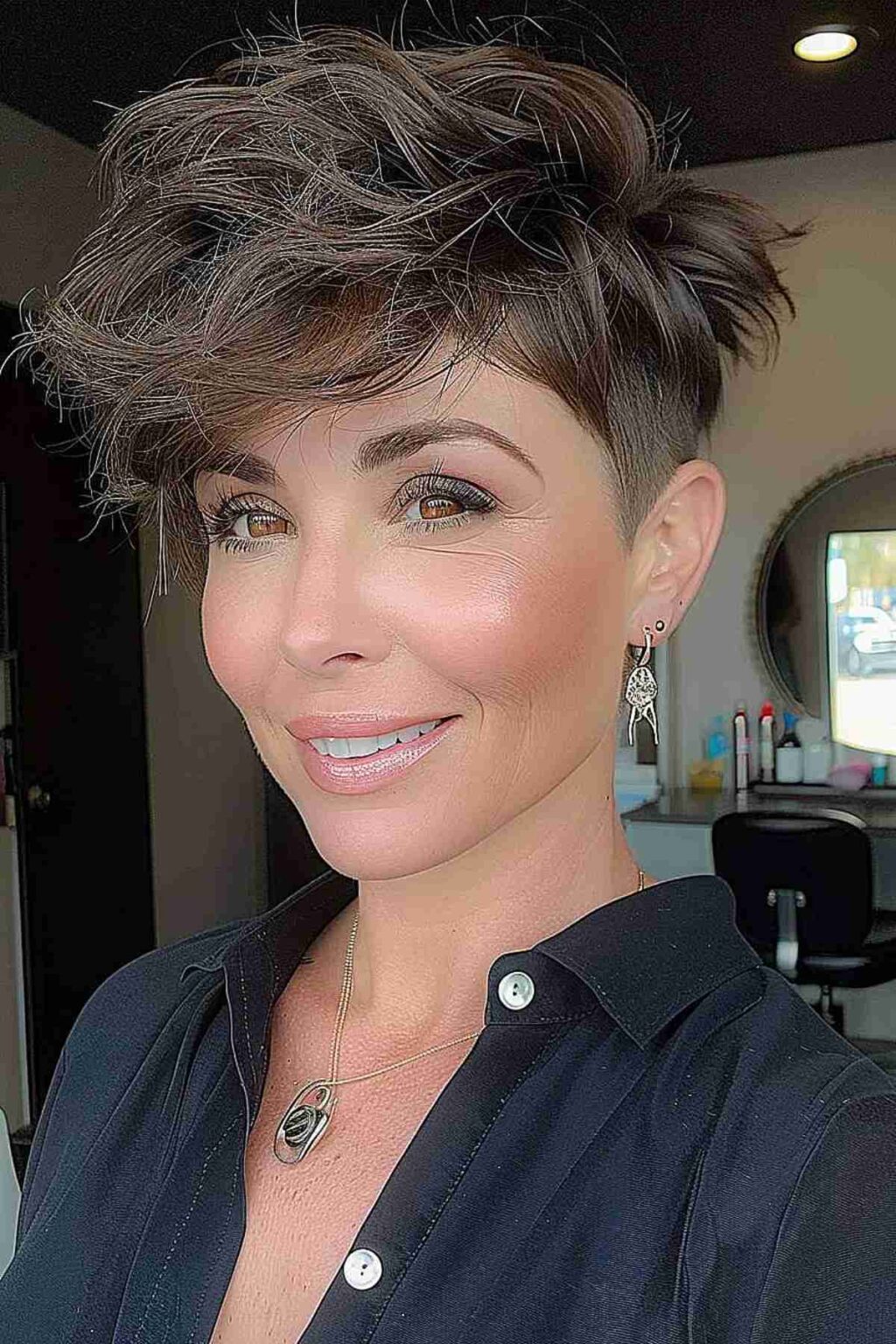 64 Sexiest Short Hairstyles for Women Over 40 in 2024