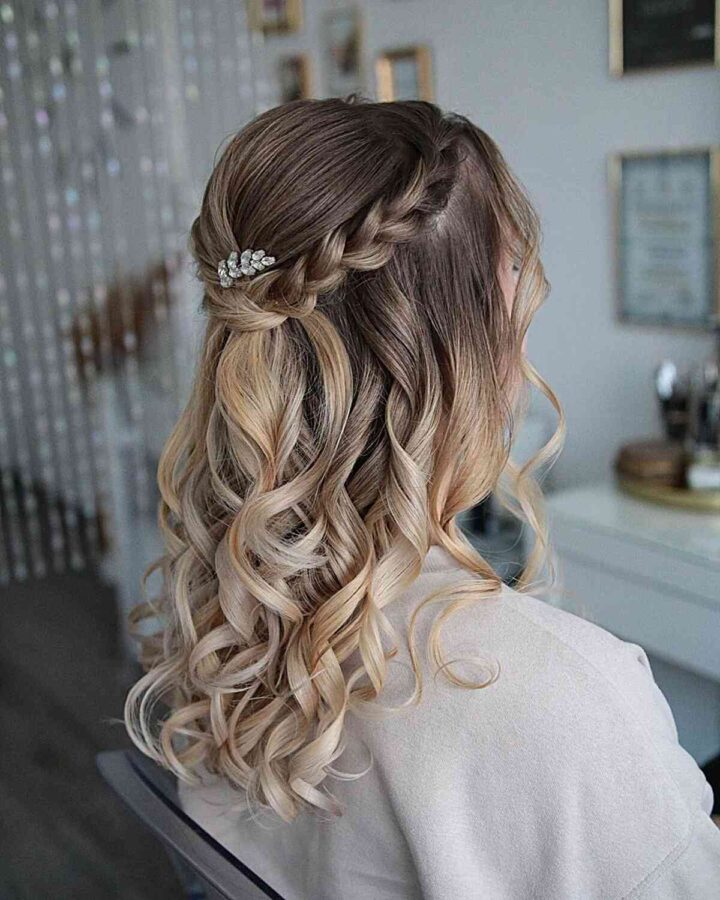 25 Perfectly Gorgeous Down Hairstyles for Prom 2025