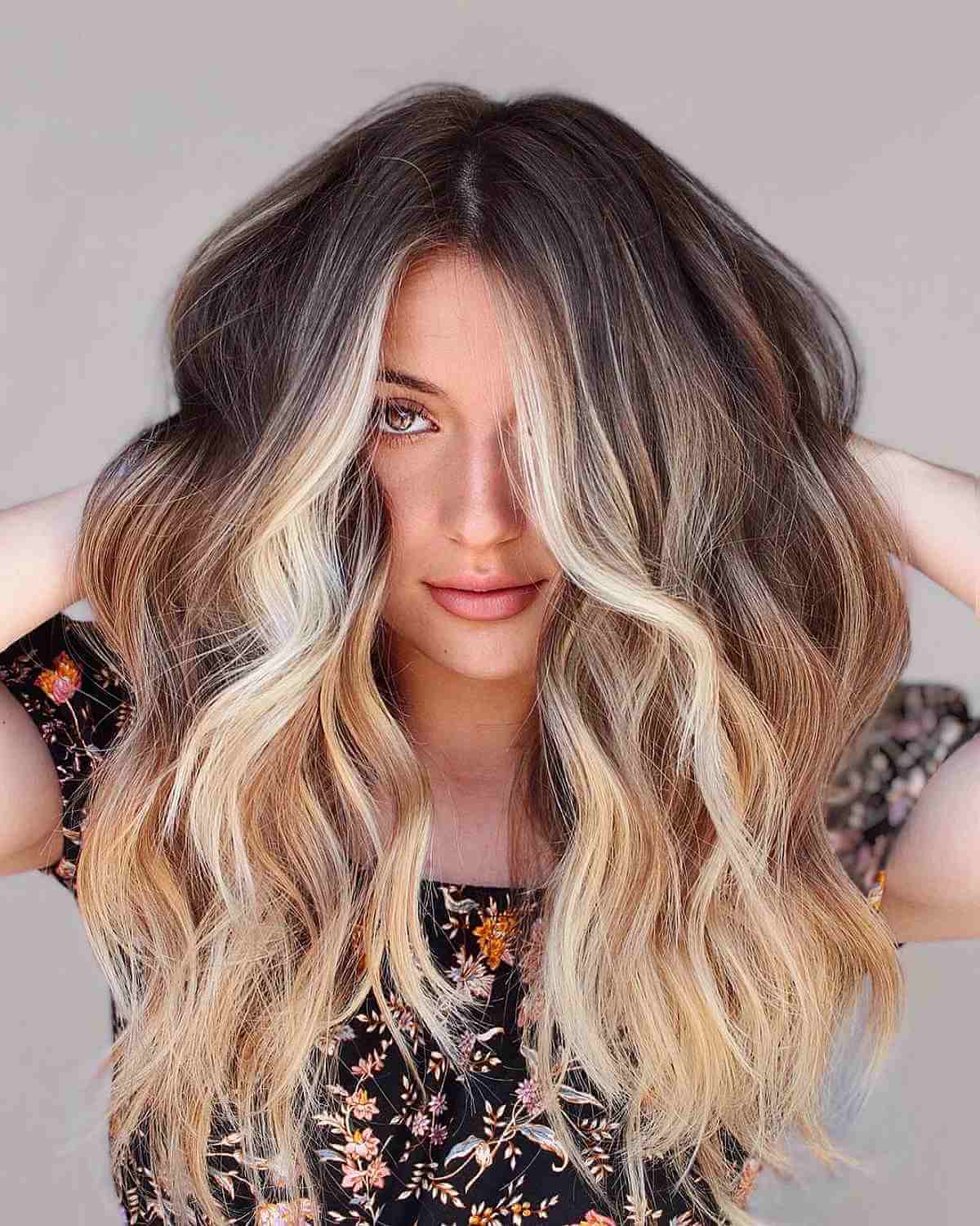 Brunette Balayage with a Bright Blonde Money Piece