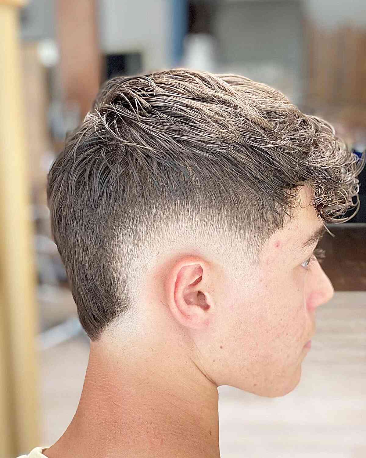 Mid-length Burst Taper Haircut with Fringe for gents