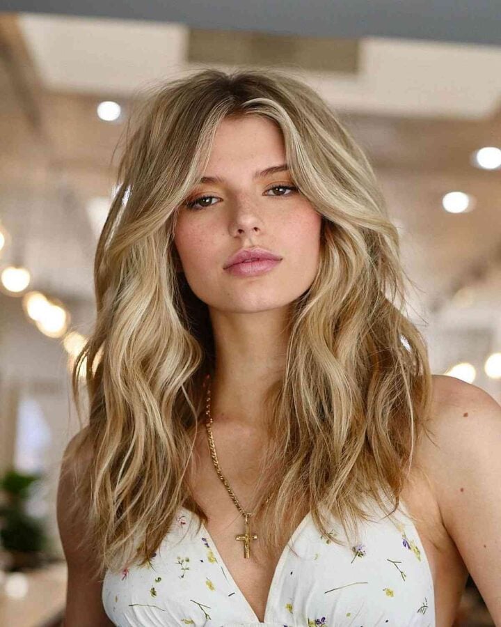 70+ Breezy Medium-Length Layered Haircuts Women Love Having