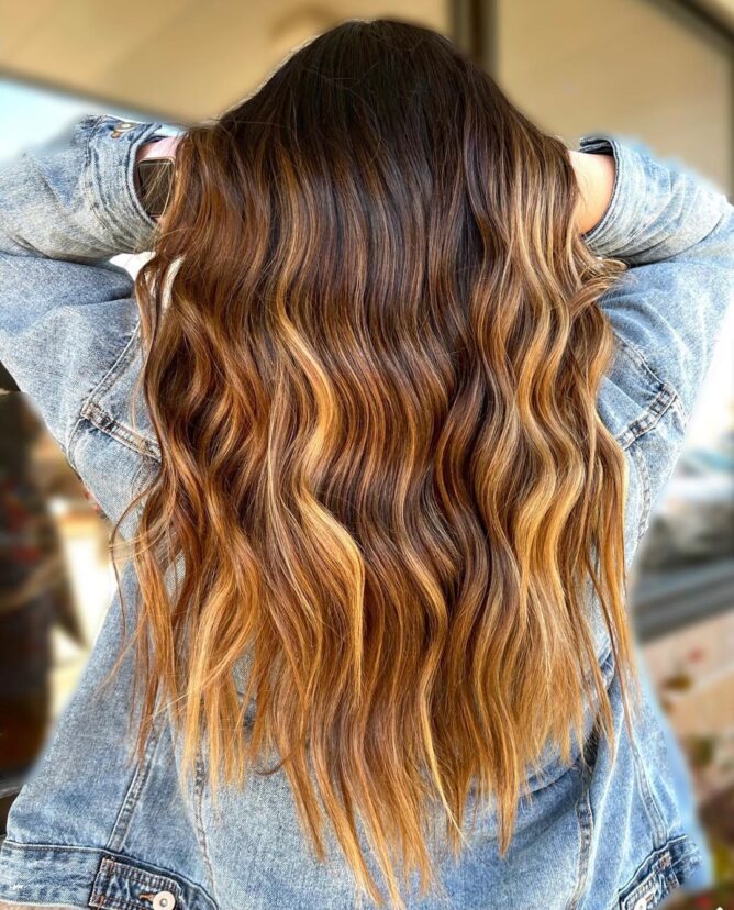 30 Stunning Examples of Caramel Balayage Highlights for 2024
