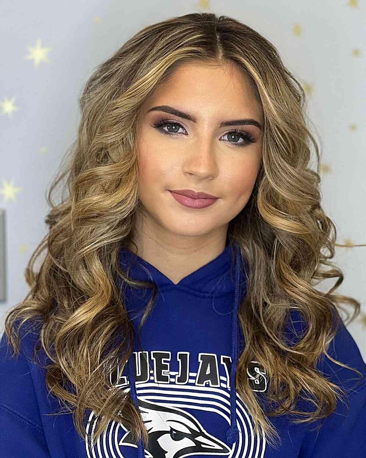 Center-Parted Medium Curled Hairstyle for Prom Queens