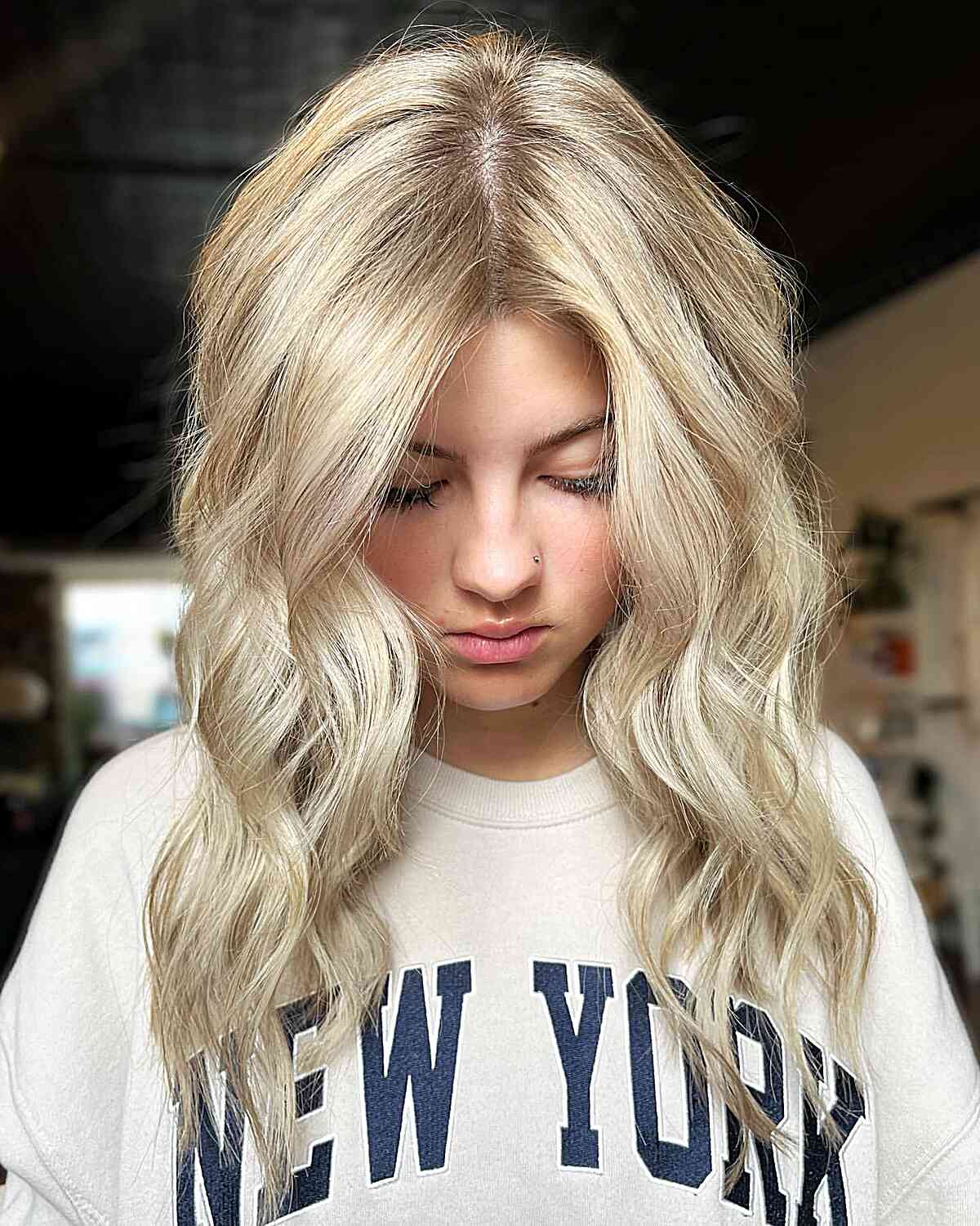 Low-Maintenance Champagne Beige Blonde on Mid-Long Hair