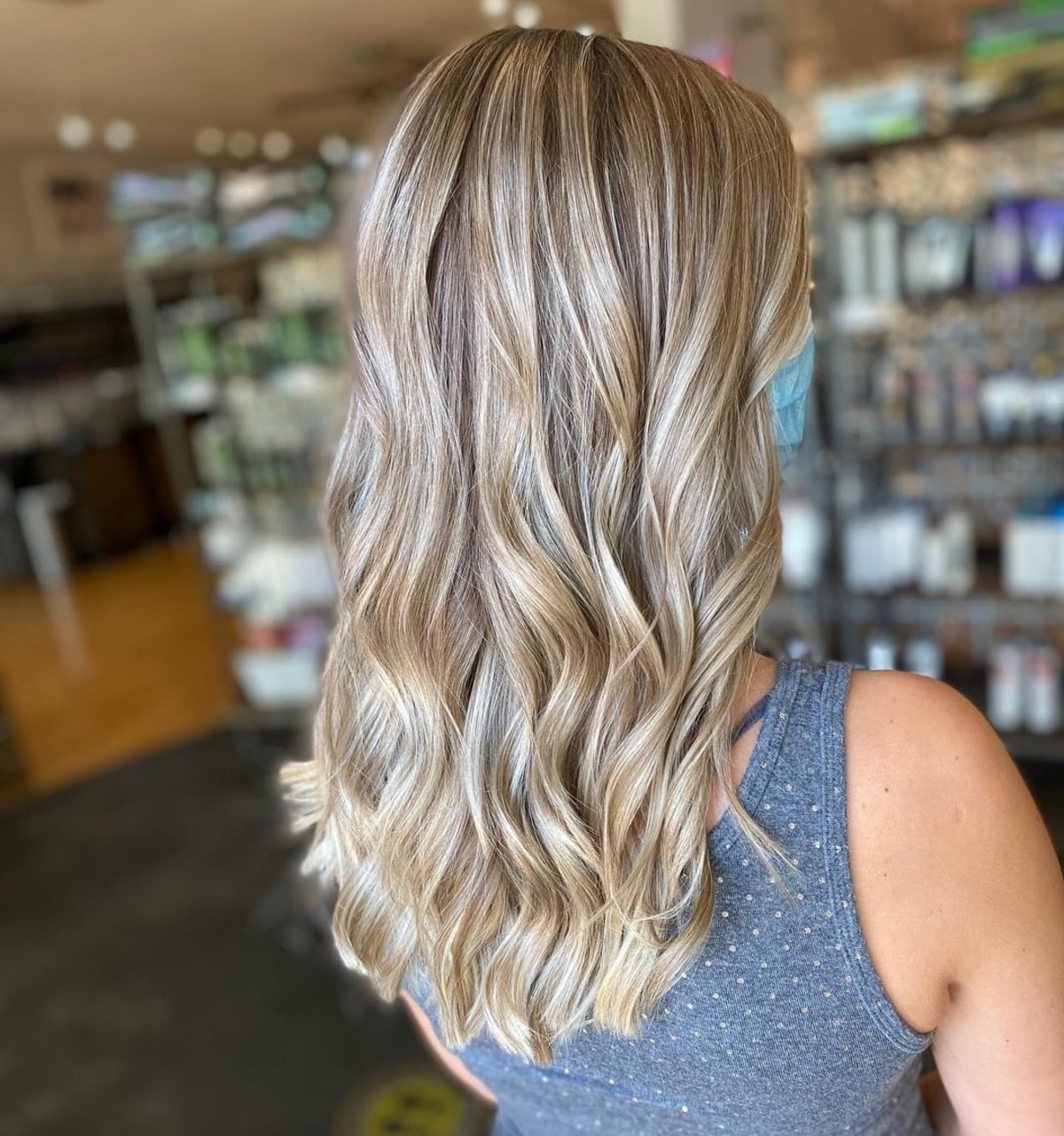 Champagne blonde highlights