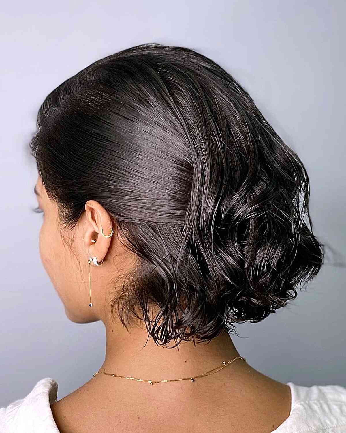 Chic and Wavy Short Wet Tousled Bob