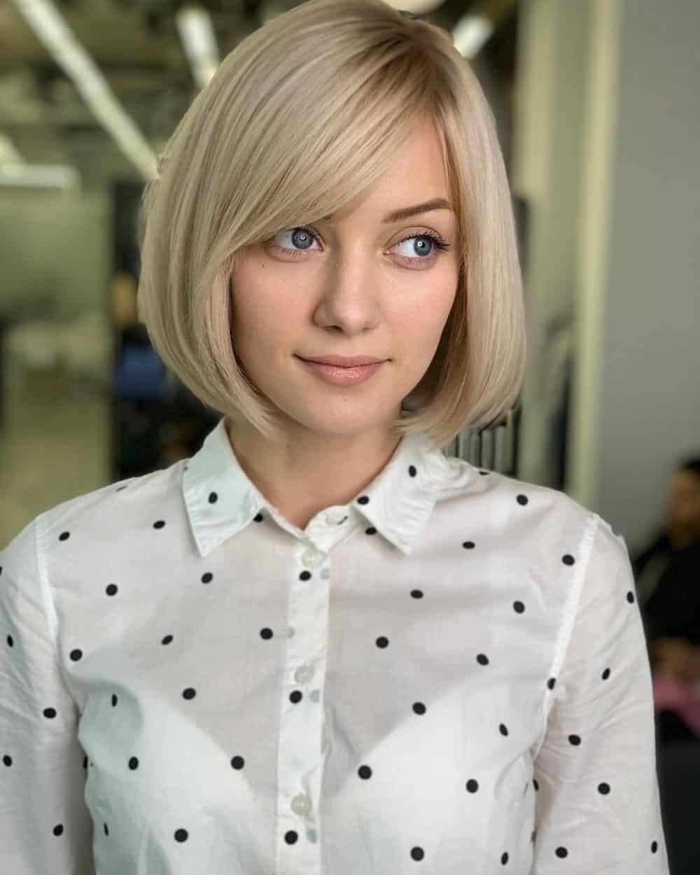 23 Short Hair with Bangs Hairstyle Ideas (Photos Included)