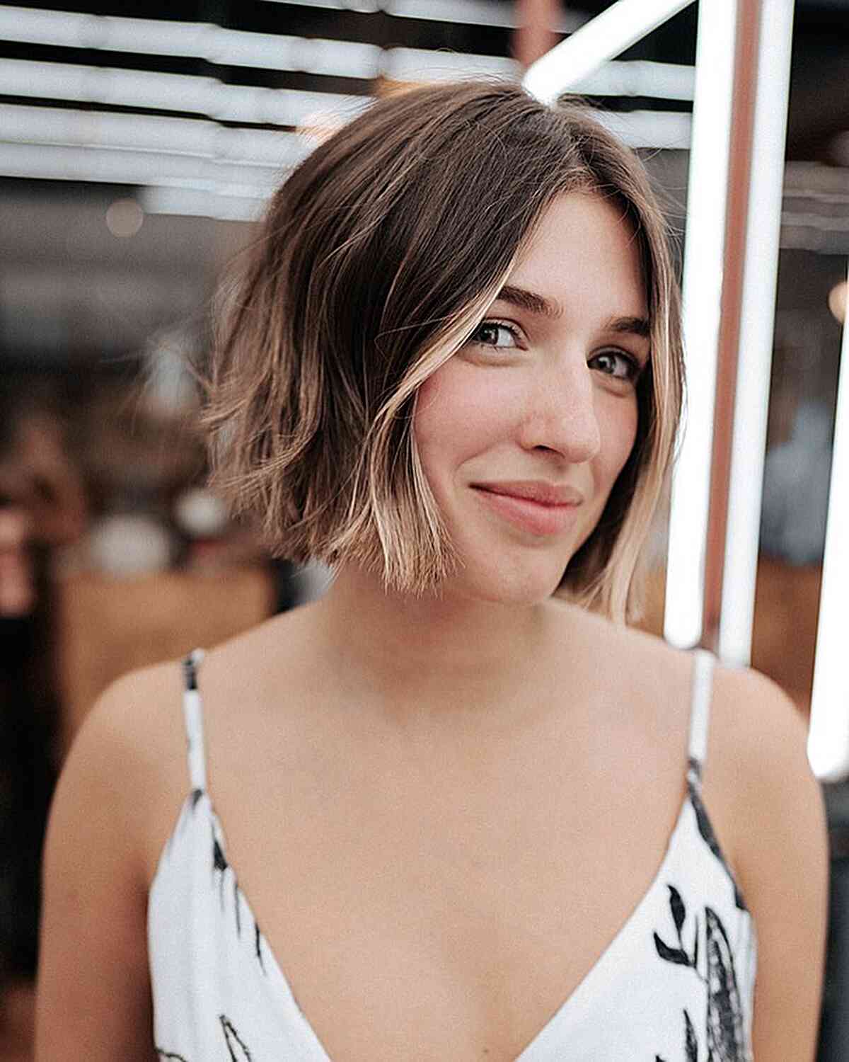 Chin-Length Bob with Face-Framing Money Piece Highlights for Fine Hair