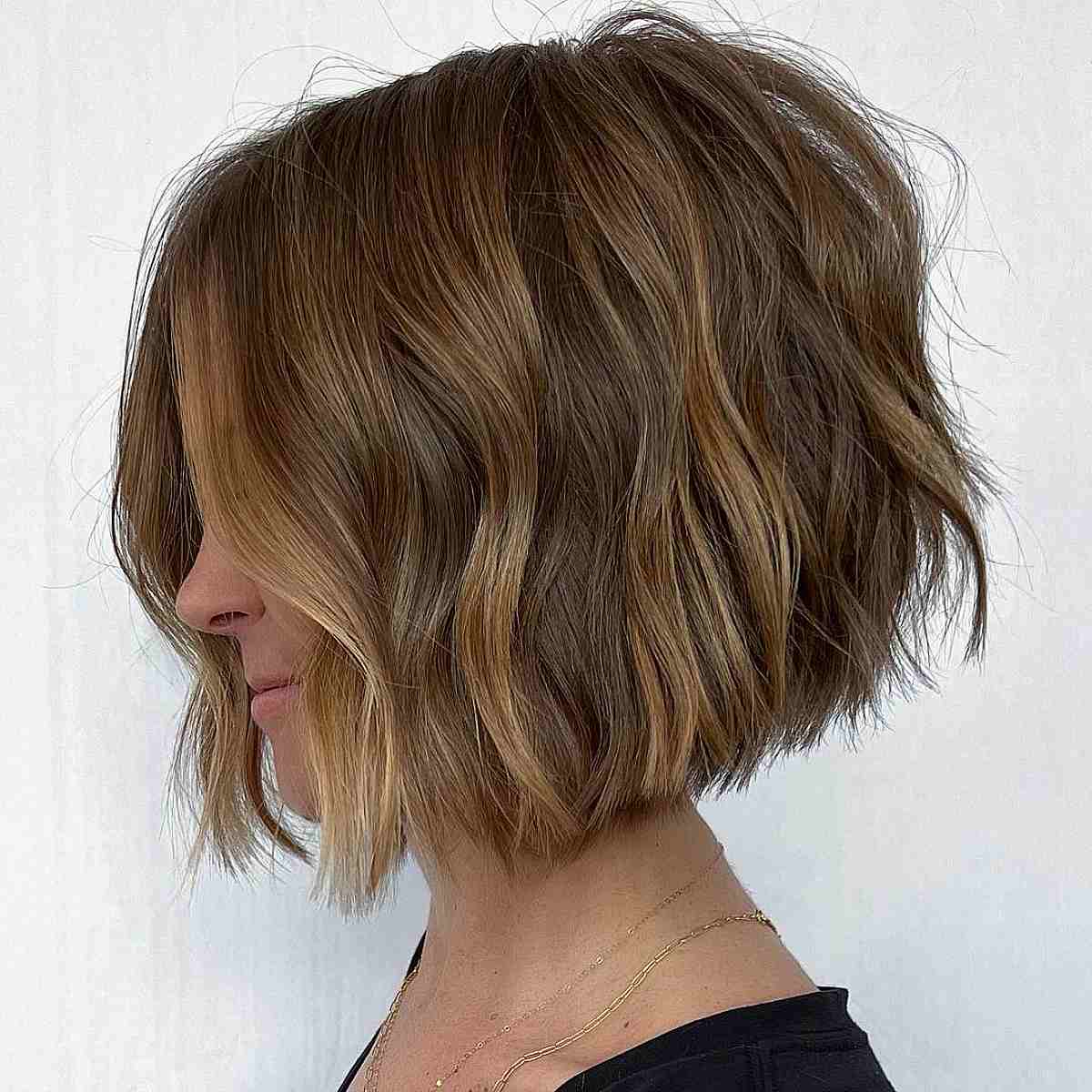 Chin-Length Short Bobbed Hair with Soft Textured Waves