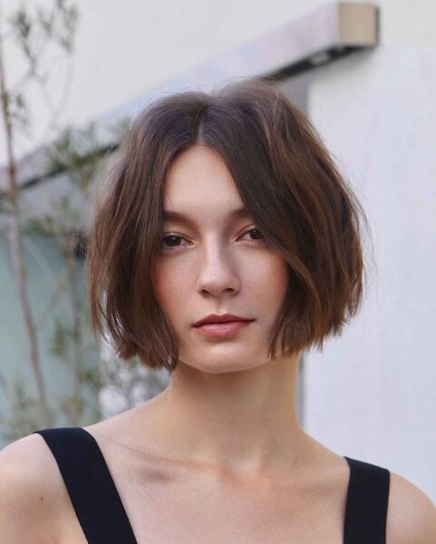 The Chin-Length Blunt Bob Is Trending and Here Are 40 Chic Ideas