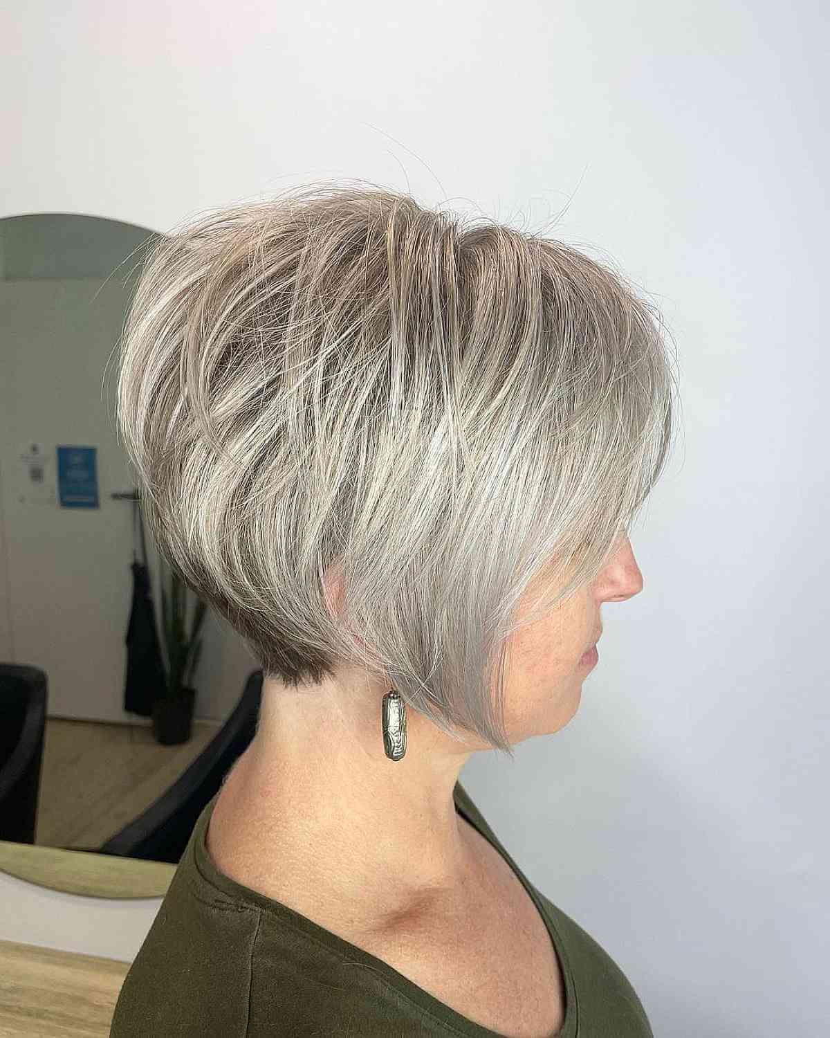Chin-Length Straight Graduated Bob with Layers