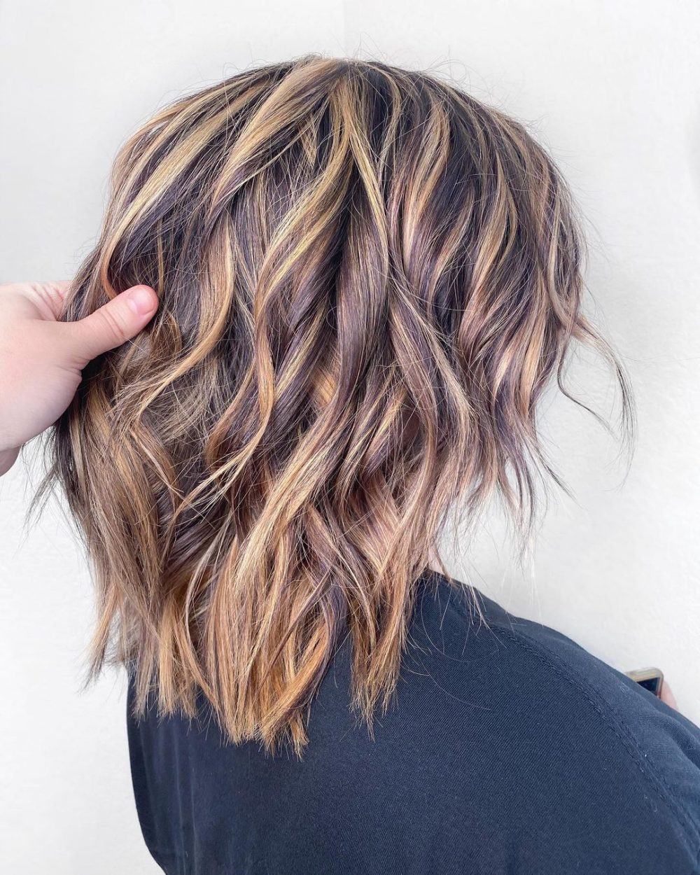 35 Prettiest Ways to Have Dark Hair with Blonde Highlights