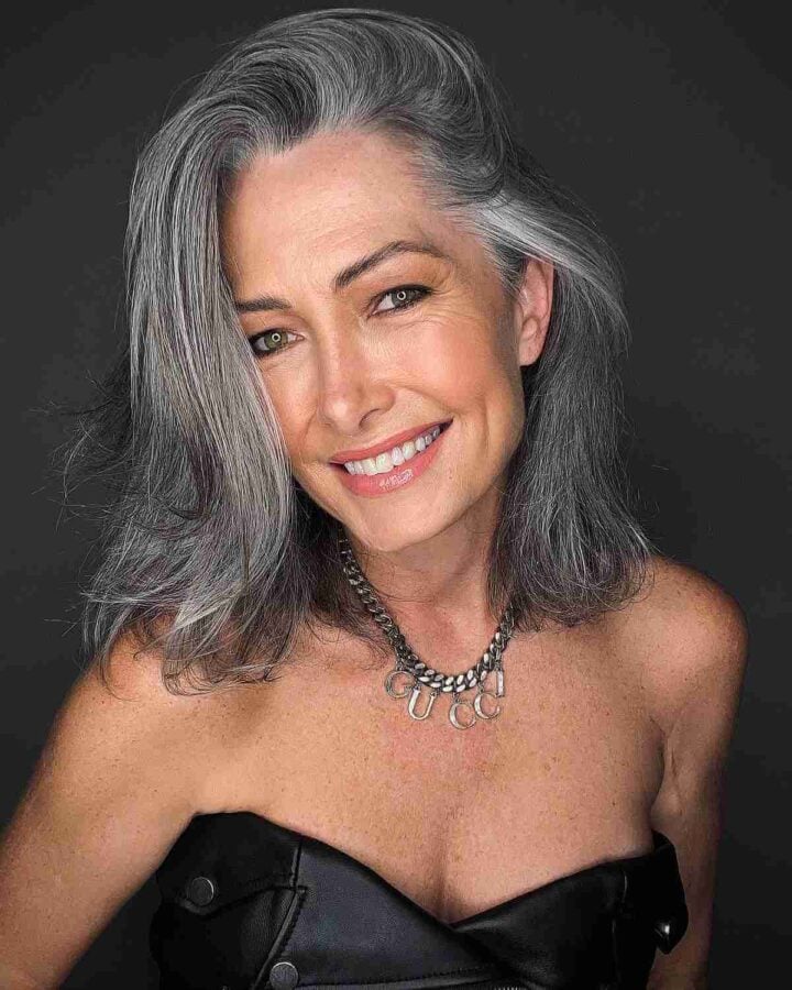 80+ Youthful Hairstyles & Haircuts for Women Over 50