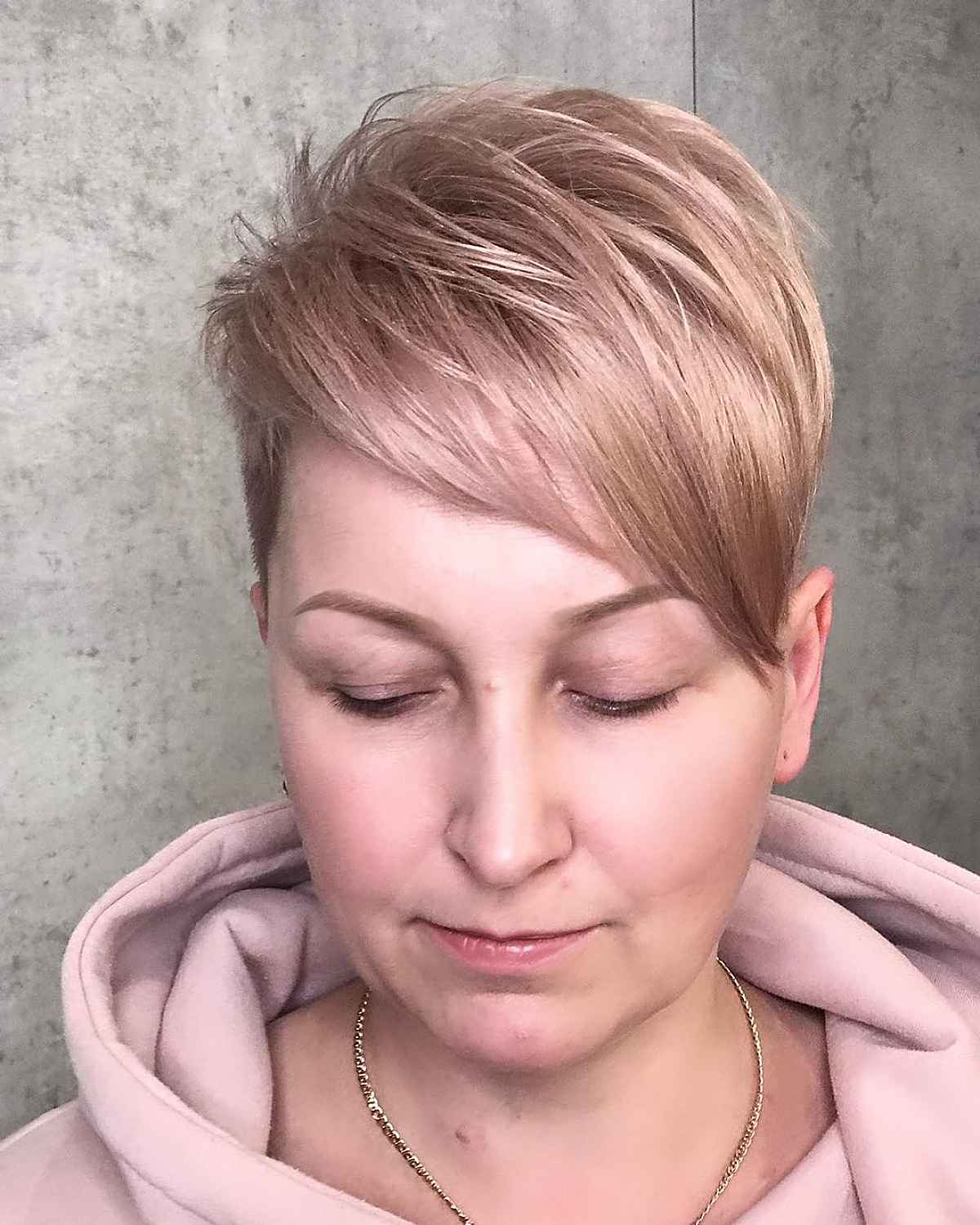 Crown Layers on Pixie Hair