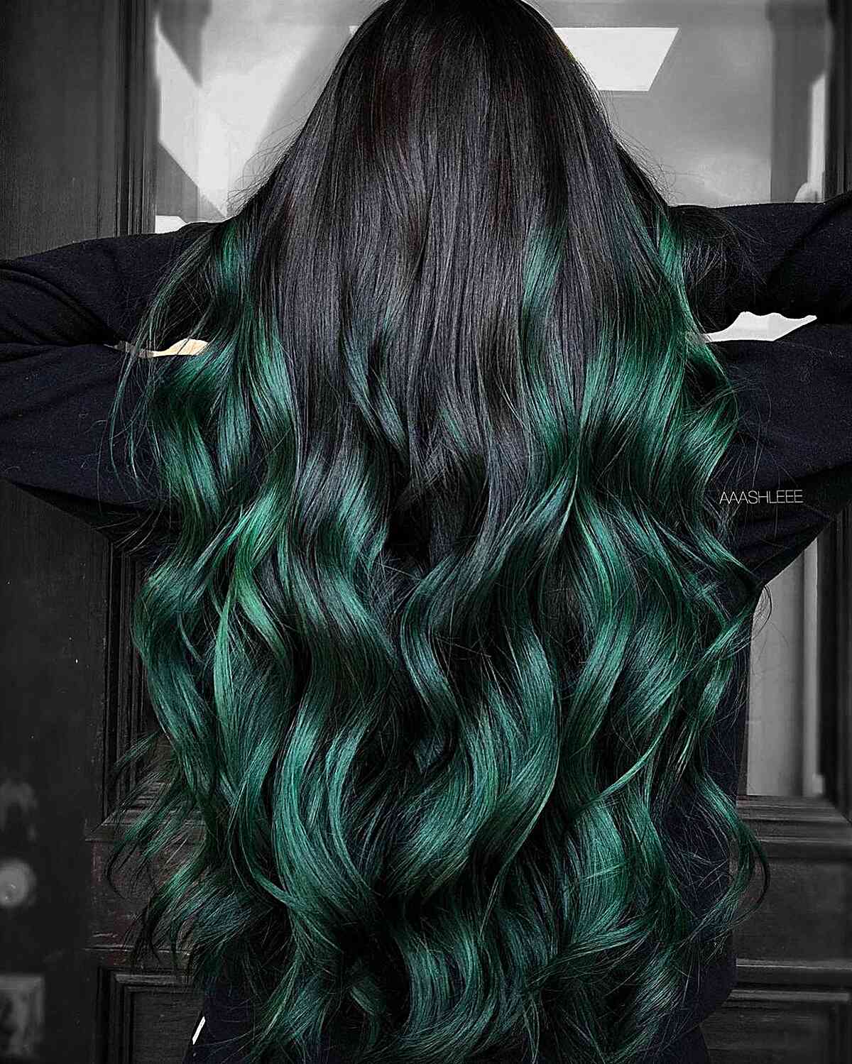Curly green ombre