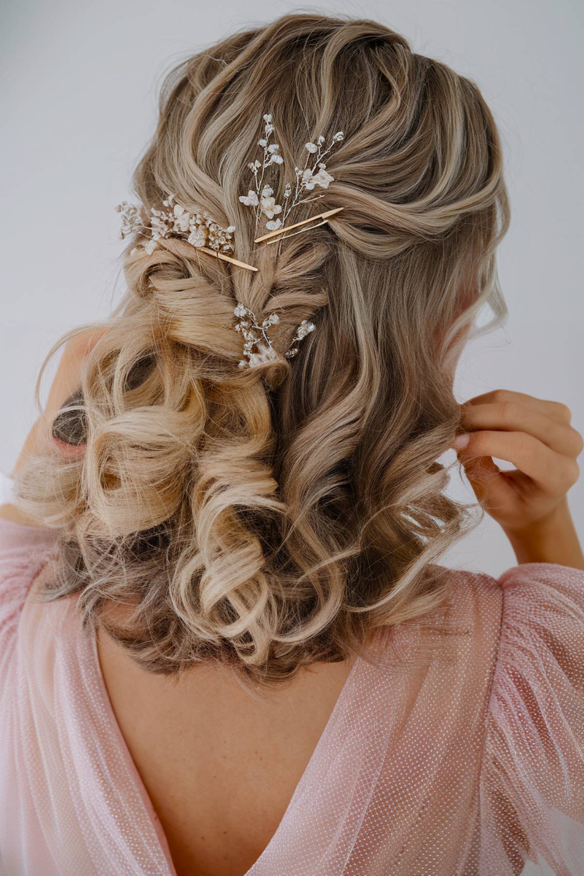 Curly hairstyle for wedding medium natural curls bridesmaids