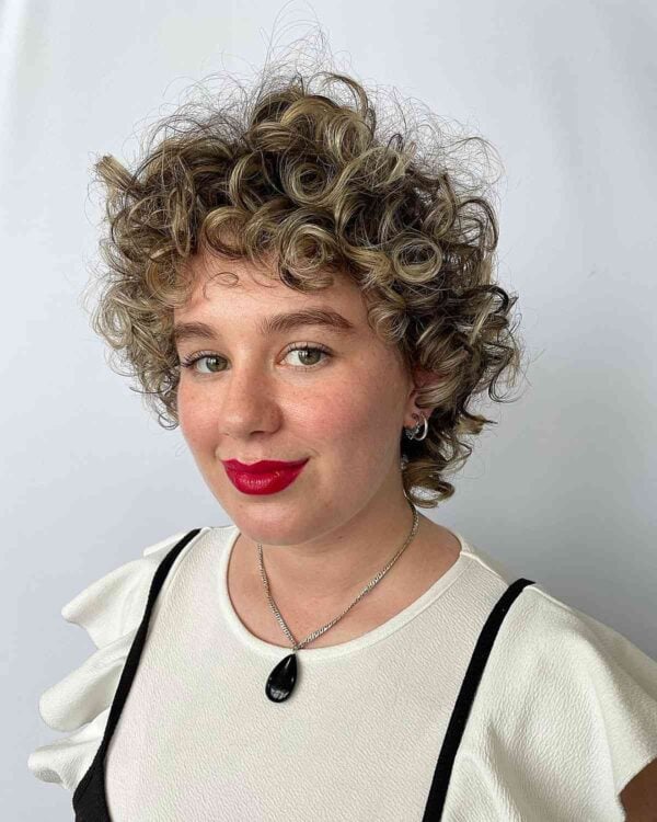 40 Most-Flattering Short Curly Hairstyles to Perfectly Shape Your Curls