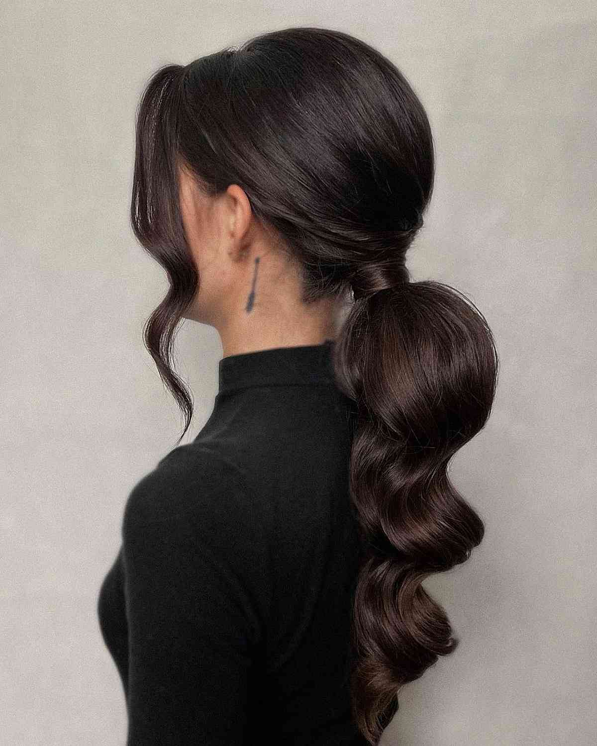 Cute Hollywood-Inspired Bubble Ponytail