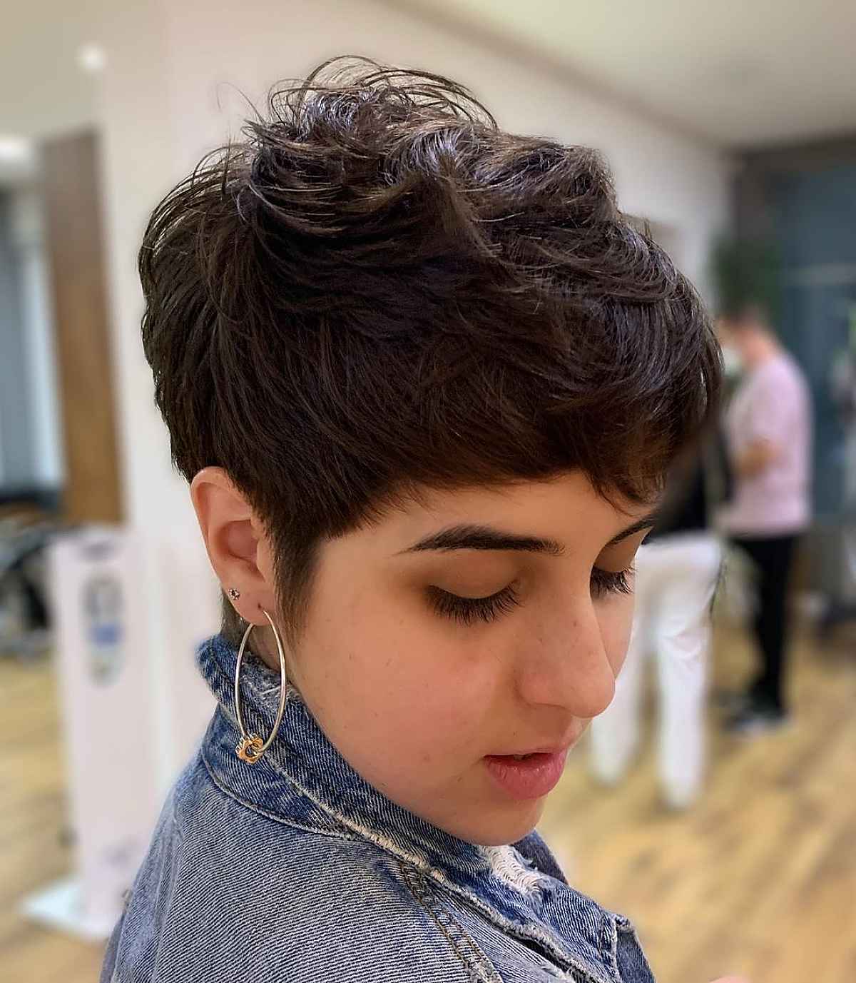 pixie cut for a round face shage